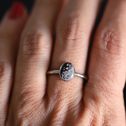 "Footprint" Ring with ashes or hair (stainless steel)