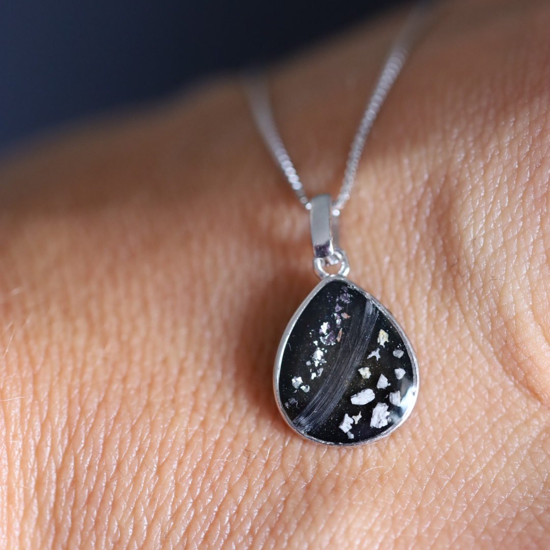 "Origin" pendant for ashes or hair (925 silver)